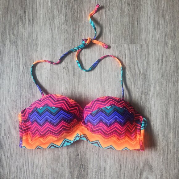 🌈 Colorful Chevron Bikini Top -  Molded Cups & Underwire - Size Medium - Picture 1 of 3